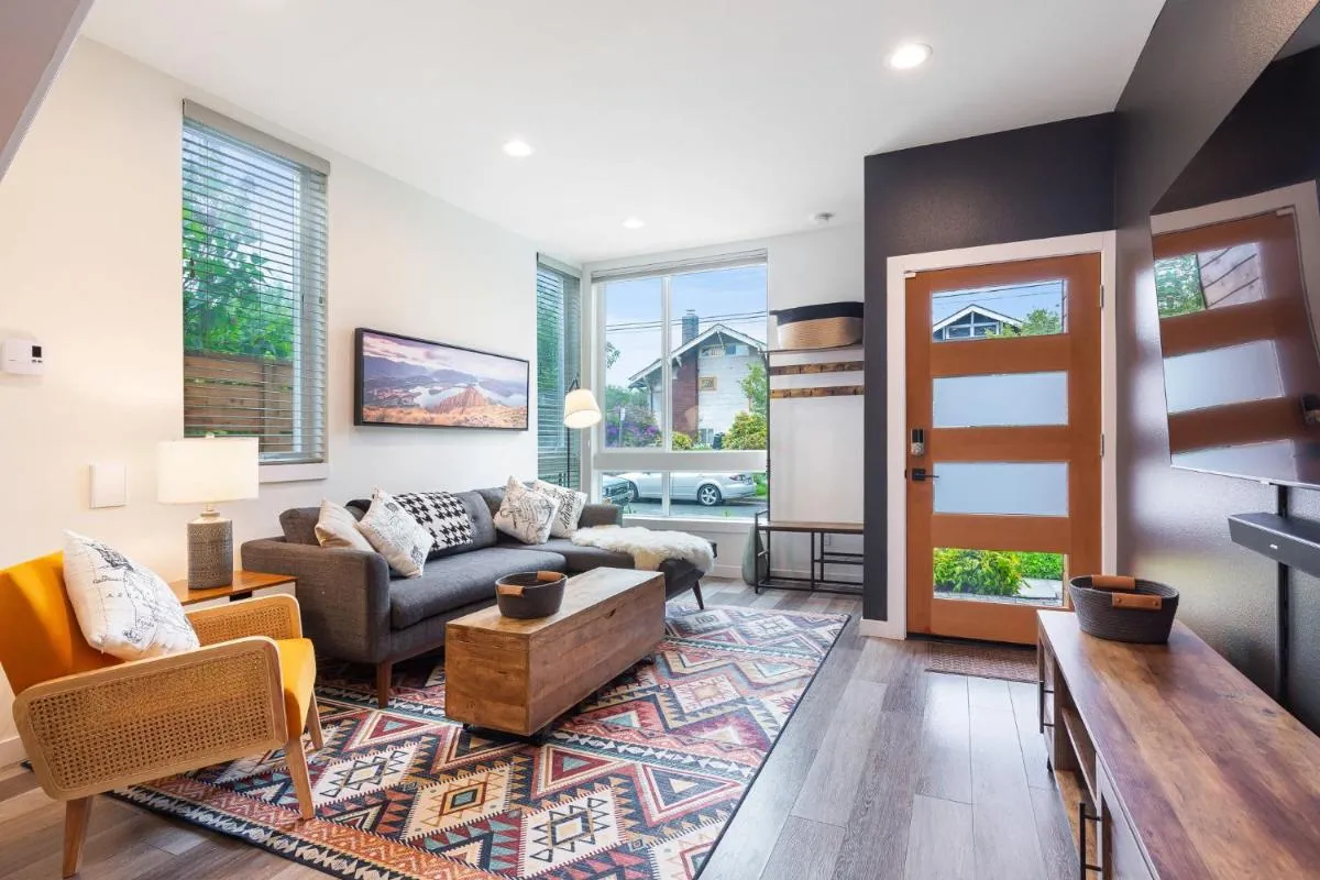 Image 4 of Stylish Townhouse Near Seattle Attractions
