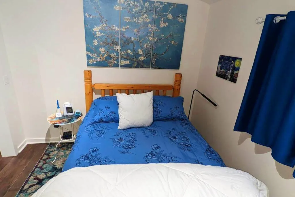 Image 6 of The Van Gogh Apartment – a cozy, creative retreat