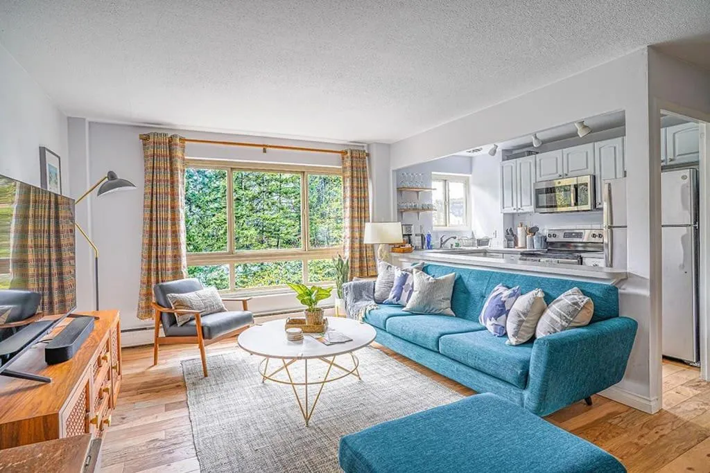 Image of Tranquil 2BR downtown condo, Parking, King bed