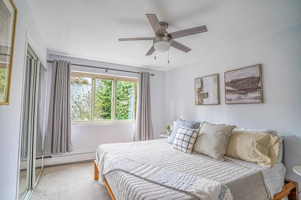 Image 1 of Tranquil 2BR downtown condo, Parking, King bed